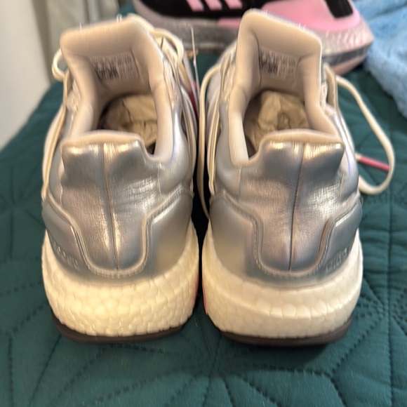 Adidas Disney 100 ultra boost - Picture 7 of 8